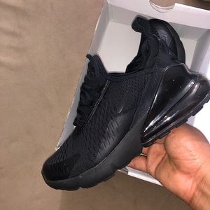 Nike 270 triple black